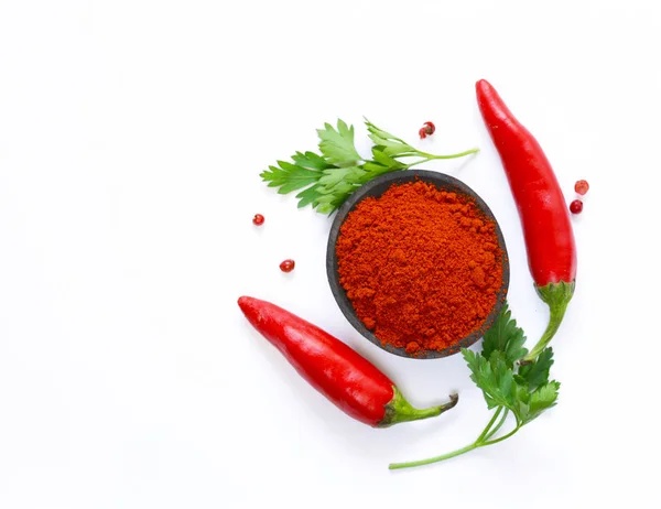 Paprika macinata rossa e peperoncino fresco — Foto Stock