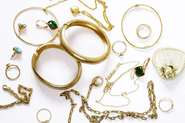 Joyas de oro - colgantes, pulseras, anillos y cadenas — Foto de Stock