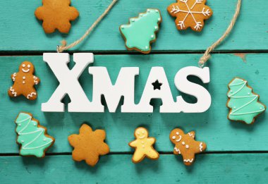 Noel gingerbread çerezleri tatil hediye ve tatlı