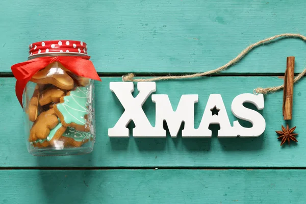 Noel gingerbread çerezleri tatil hediye ve tatlı — Stok fotoğraf