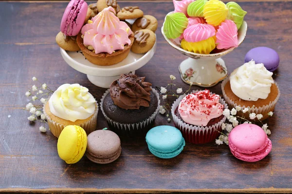 Dessert Table Muffins Biscuits Macaroons Capcakes Wooden Background — Stock Photo, Image