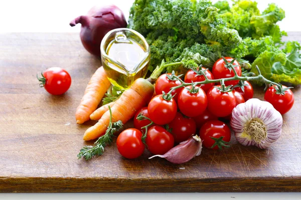 新鮮な有機野菜とハーブ — ストック写真
