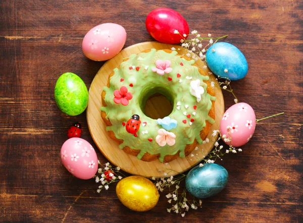 Wielkanoc Symboli Żywności Ciasto Wielkanocne Pisanki — Zdjęcie stockowe