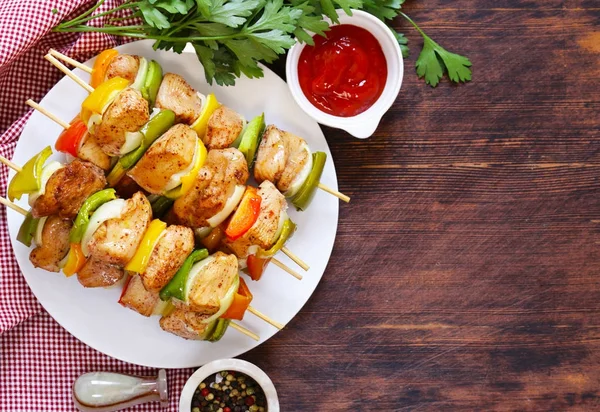 Chicken Kebab Vegetables Wooden Skewers — Stock Photo, Image