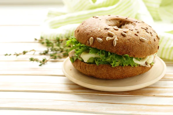 Rye Bagel Ham Cheese Wooden Table — Stock Photo, Image