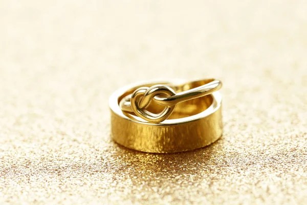 Gold Heart Shaped Ring Valentines Day Holiday — Stock Photo, Image