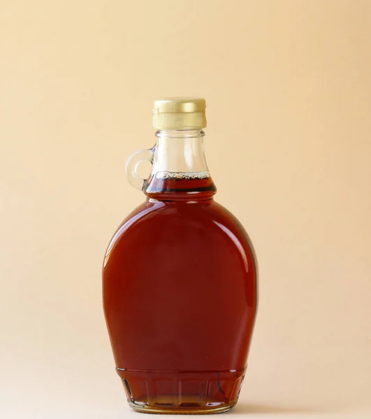 Ahornsirup Einer Glasflasche Süße Dessertsauce — Stockfoto