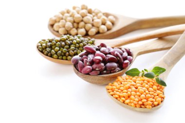 çeşitli baklagiller - fasulye, mercimek, nohut, mung fasulye