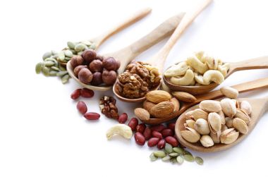 bir sağlıklı beslenme için (kaşu, Antep fıstığı, fındık, ceviz, badem fındık karışımı)