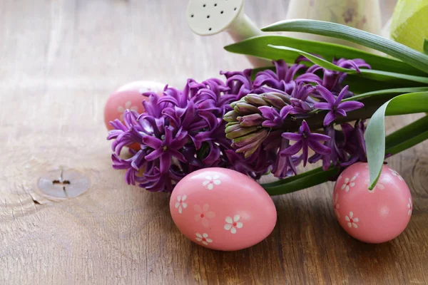 Easter Still Life Spring Flowers Hyacinths Painted Eggs — Stock Photo, Image