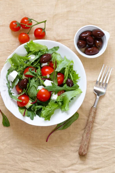 Salada Fresca Com Tomate Queijo Feta — Fotografia de Stock