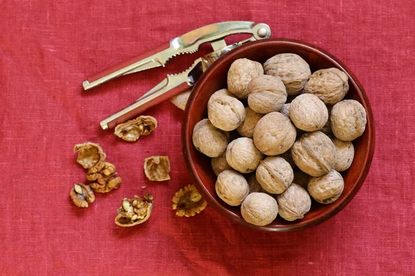 Natürliche Bio Walnüsse Einer Holzschale — Stockfoto