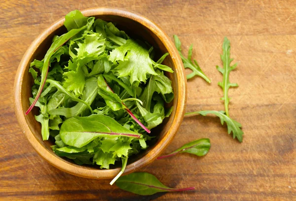 Φύλλα Διαφορετικών Πράσινη Σαλάτα Για Ένα Υγιεινό Γεύμα — Φωτογραφία Αρχείου