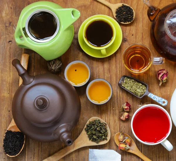 Aromatyczne Herbaty Czajnik Podłoże Drewniane — Zdjęcie stockowe