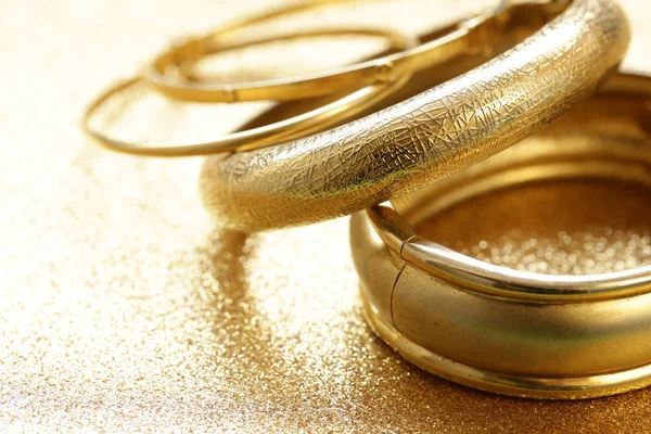Gelang Emas Perhiasan Latar Belakang Emas — Stok Foto