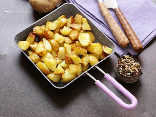 Смажена Картопля Сковороді Сільський Стиль — стокове фото