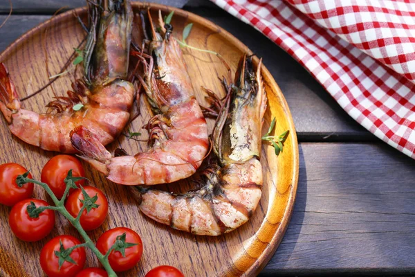 Grilled Large Shrimp Plate Wooden Table — Stock Photo, Image