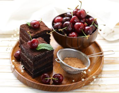 taze çilek ile çikolata kek süper