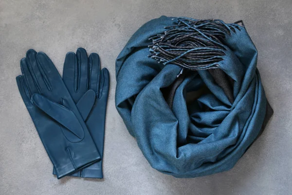 Accessoires Handschuhe Für Frauen Auf Grauem Hintergrund — Stockfoto