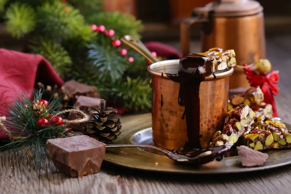 Warme Chocolademelk Met Nootachtige Geroosterde Noten Als Dessert — Stockfoto