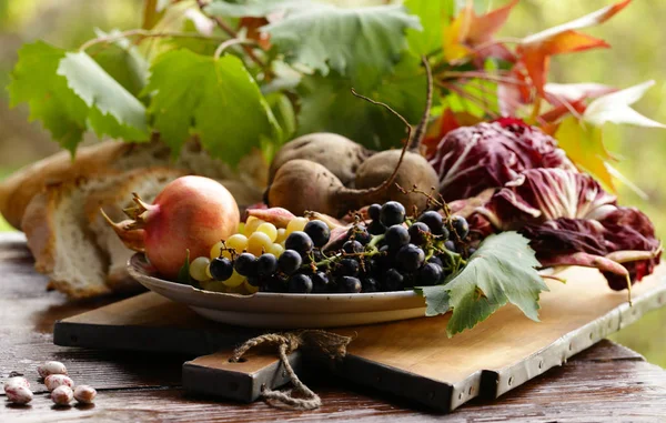 Herfst Groenten Fruit Een Houten Tafel — Stockfoto