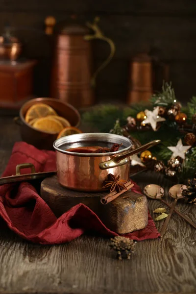 Vino Caliente Con Especias Naranja Bebida Invierno Navidad — Foto de Stock