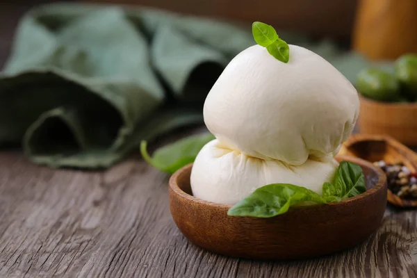 Fromage Burrata Mozzarella Aux Feuilles Basilic — Photo