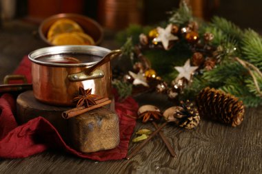 Baharatlı ve portakallı şarap, Noel kış içeceği.