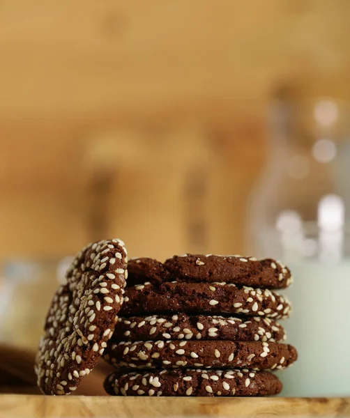 Schokoladenkekse Mit Milch Zum Dessert Und Erfrischungen — Stockfoto