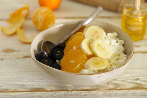 Requesón Orgánico Fresco Con Bayas Frutas Para Desayuno —  Fotos de Stock