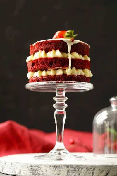 Czerwony Aksamit Tort Walentynki — Zdjęcie stockowe