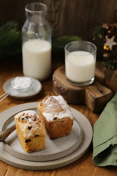 Gâteau Aux Fruits Avec Raisins Secs Sucre Poudre — Photo