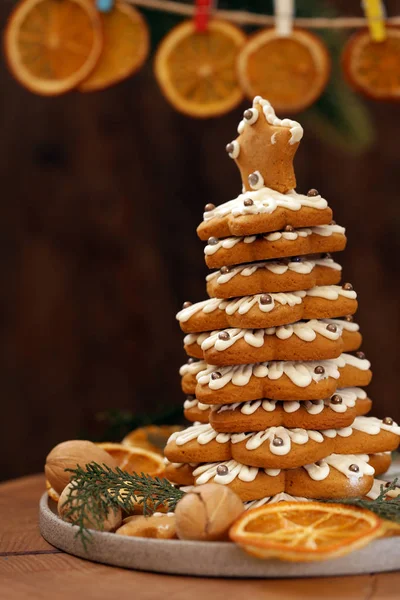 ジンジャーブレッドクッキークリスマスツリーForホリデークリスマス — ストック写真