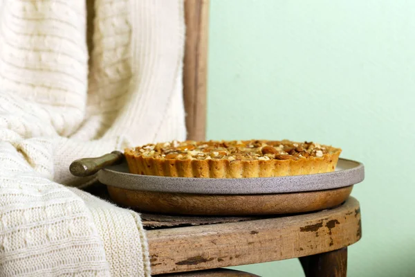 nutty tart cake with almonds and caramel