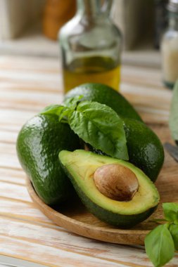 Sağlıklı beslenme için doğal organik avokado.