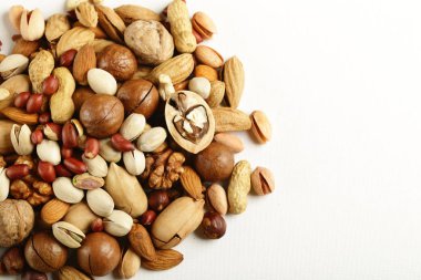 Sağlıklı beslenmek için doğal organik fındık