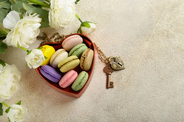 Hintergrund Für Valentinstag Mit Blumen Und Süßigkeiten — Stockfoto