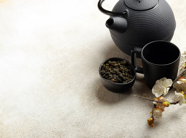 Grüne Teezeremonie Mit Einer Gusseisernen Teekanne — Stockfoto