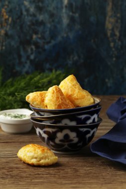 Peynirli kızarmış börek.