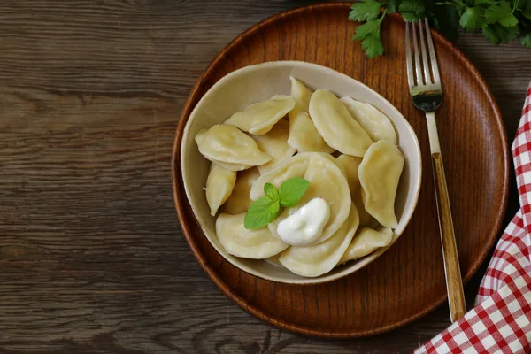 Patates Ekşi Kremalı Geleneksel Hamur Tatlısı — Stok fotoğraf