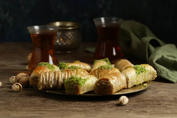 Traditional Oriental Sweets Baklava Nuts — Stock Photo, Image