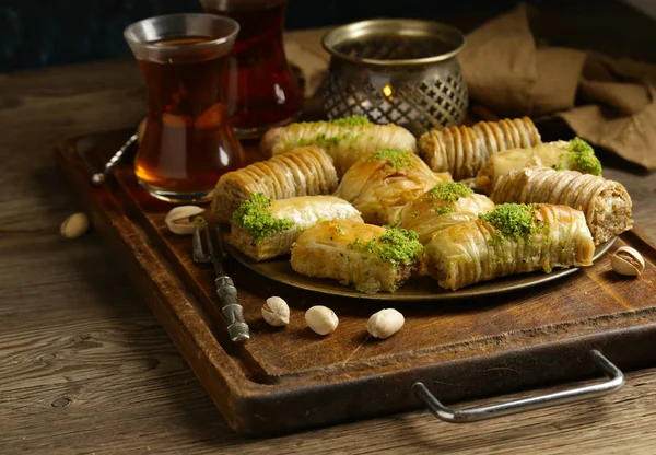 Doces Tradicionais Orientais Baklava Com Nozes — Fotografia de Stock