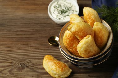 Peynirli kızarmış börek.