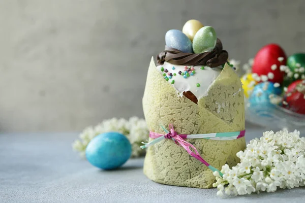 传统的复活节蛋糕松饼加糖霜 — 图库照片