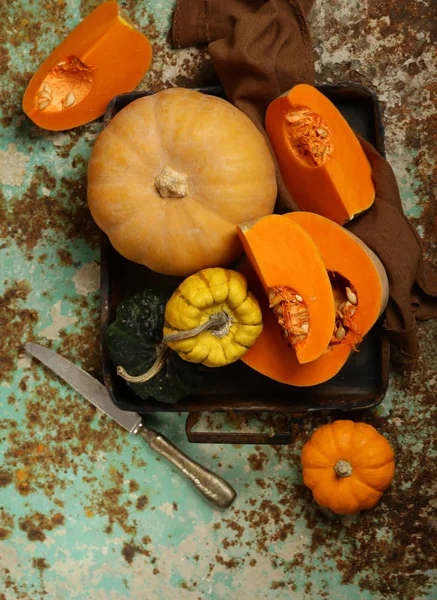 Natural Organic Pumpkins Rustic Table — Stock Photo, Image