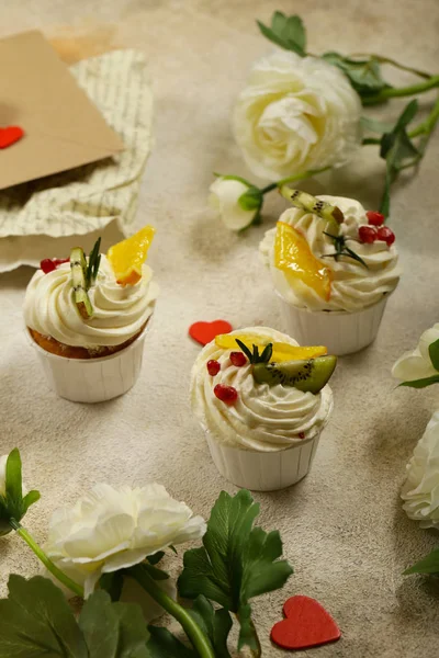 Cupcakes Baunilha Com Creme Para Guloseimas Férias — Fotografia de Stock