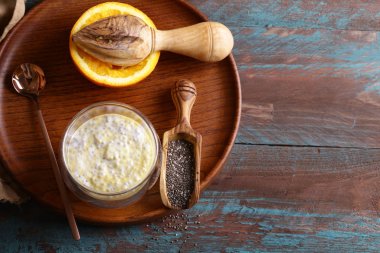 Sağlıklı Bir Kahvaltı İçin Çerez ve Meyveli Puding