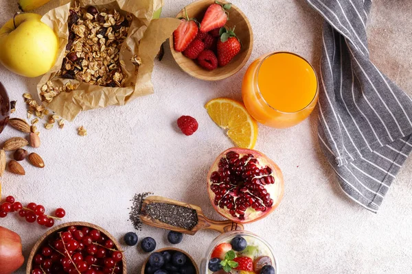 Που Υγιή Πρωινό Μούρα Φρούτα Chia Πουτίγκα Και Granola — Φωτογραφία Αρχείου