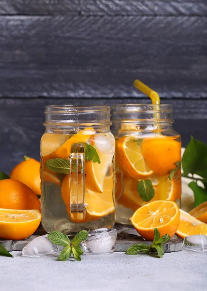 Natürliche Hausgemachte Limonade Mit Minze Und Eis — Stockfoto