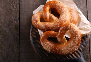 Tahtadaki tatlı prezzel